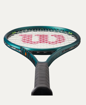 Wilson Blade 100 v9 Tennis Racquet