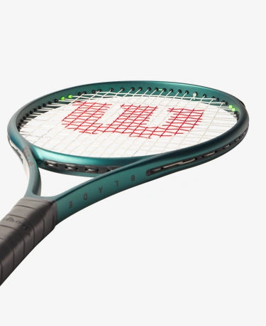 Wilson Blade 26" v9 Junior Tennis Racquet